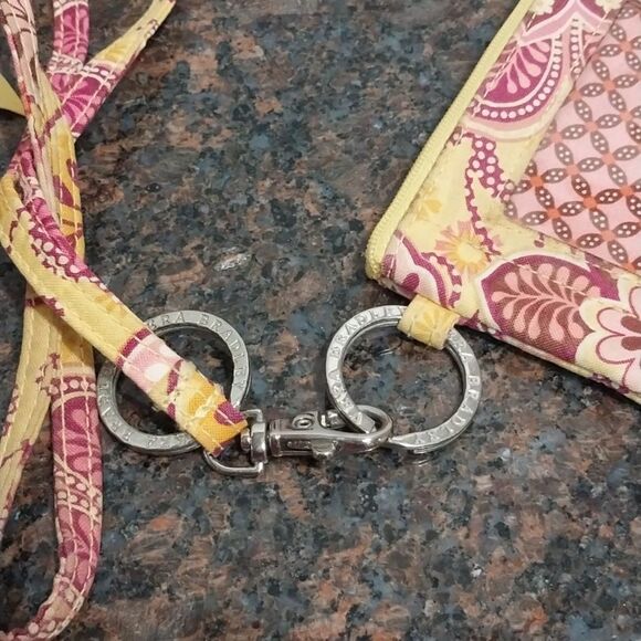 New VERA BRADLEY Vibrant Floral Crossbody Bag And FREE I.D Lanyard And Case - Picture 8 of 9